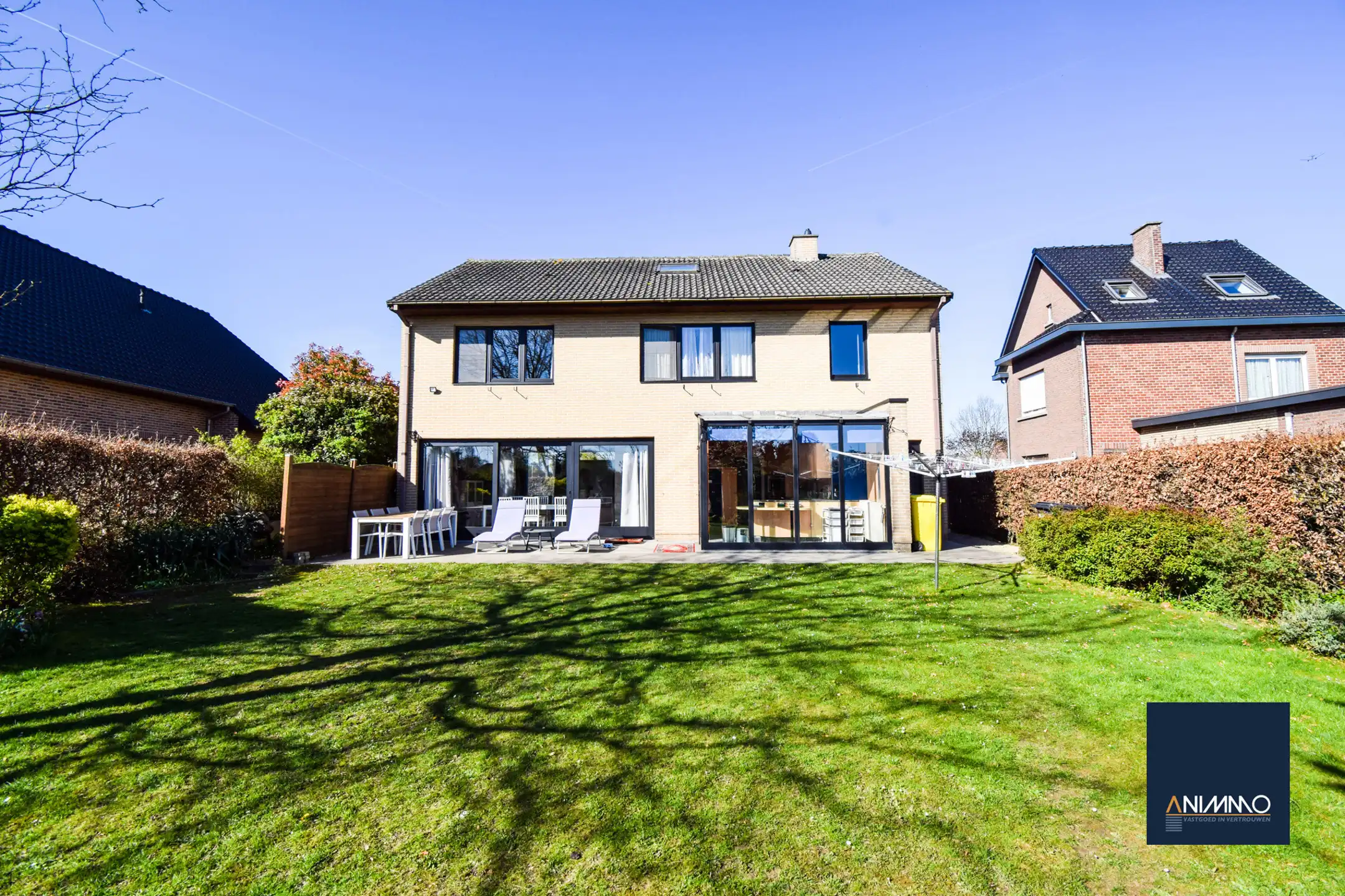 Villa te huur foto {{pictureIndex}}