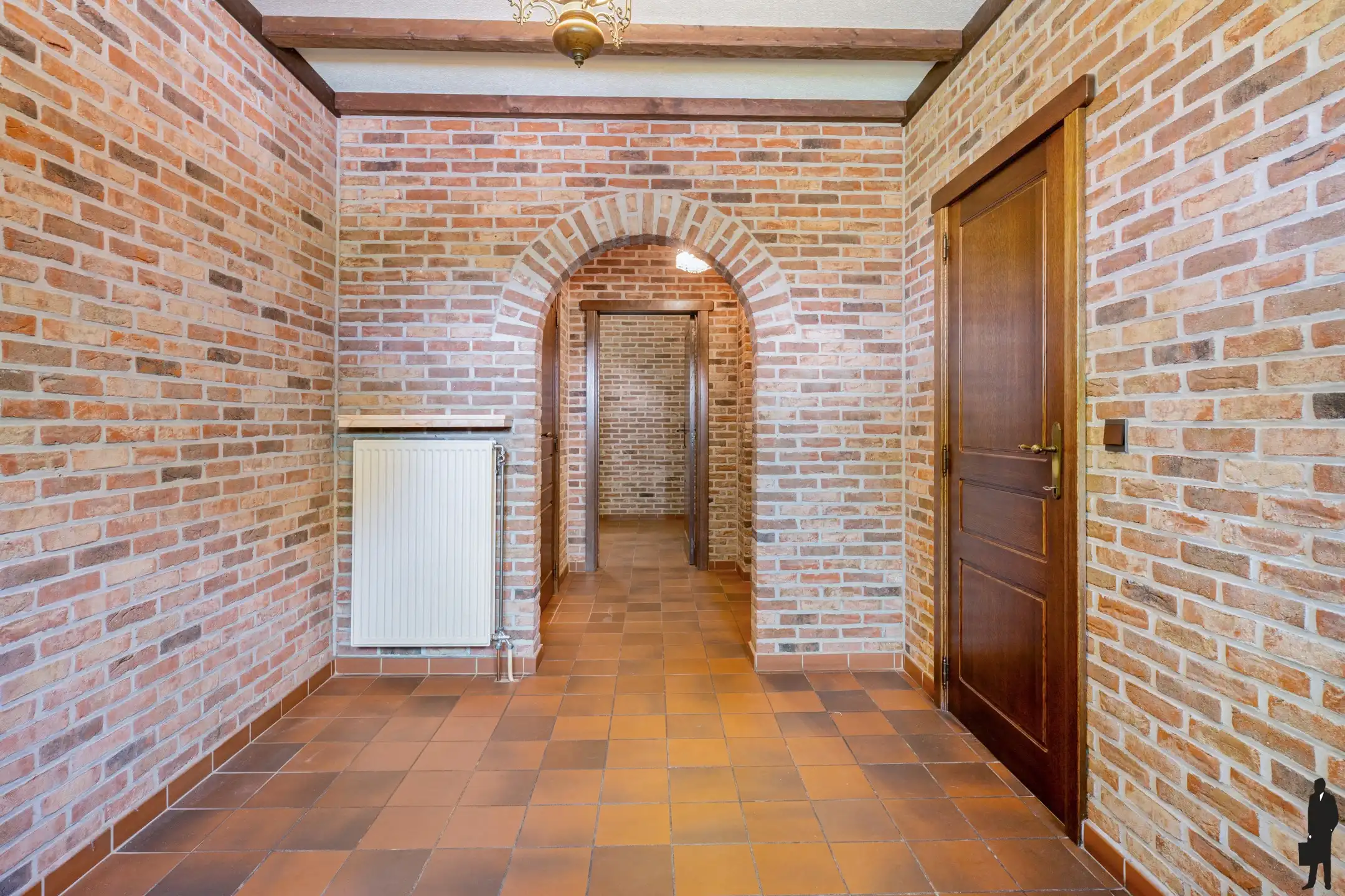 Charmante gezinswoning met 4 slaapkamers en grote tuin foto 11