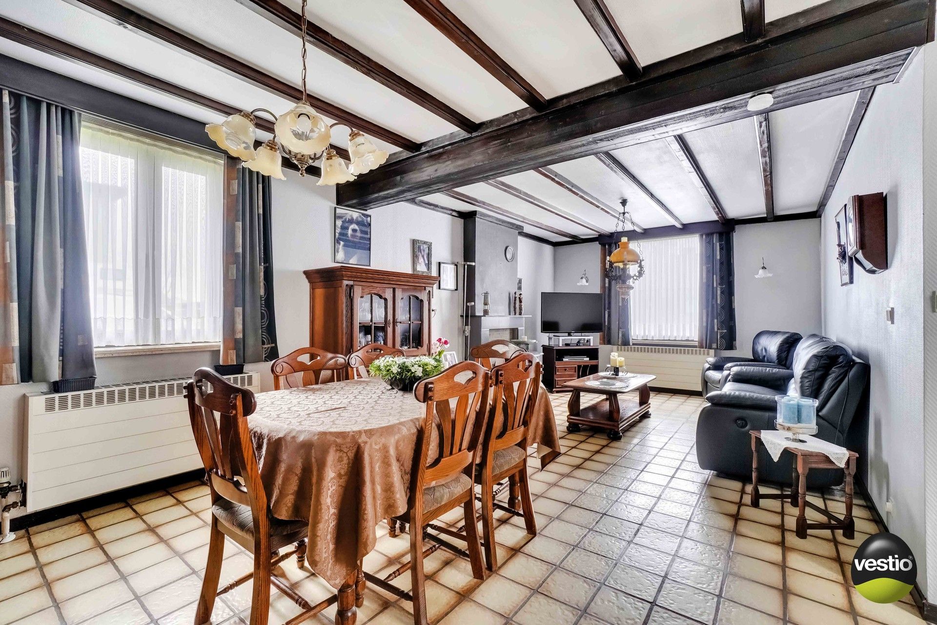 KARAKTERVOLLE, TE RENOVEREN WONING VLAKBIJ CENTRUM VAN OPGLABBEEK foto 2