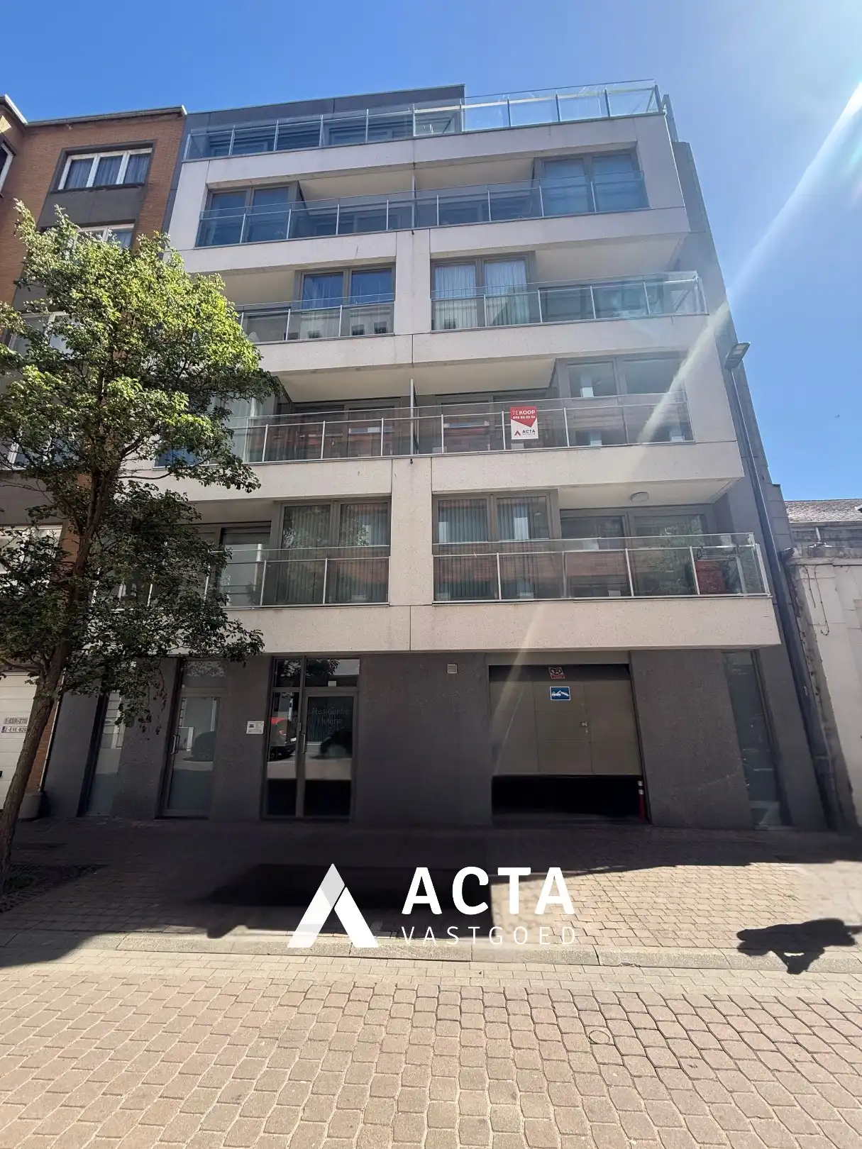 Privatieve autostaanplaats in centrum Oostende foto {{pictureIndex}}