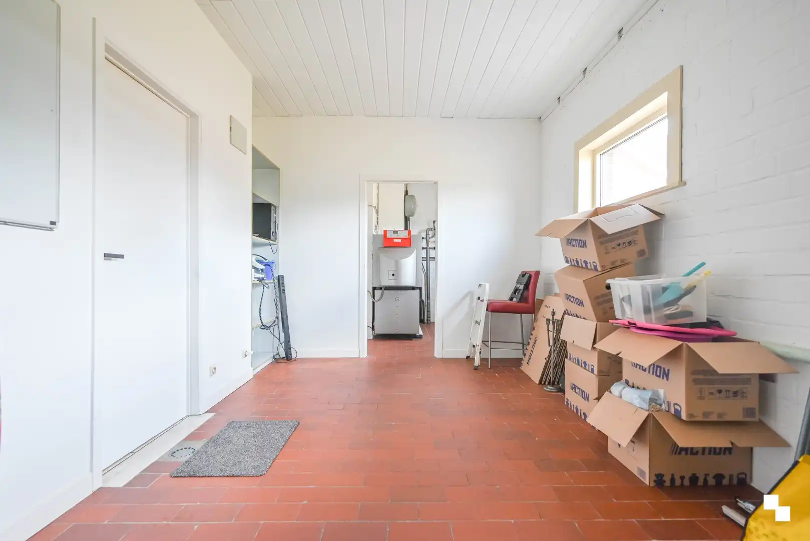 Woning met loods in Oostrozebeke foto 13