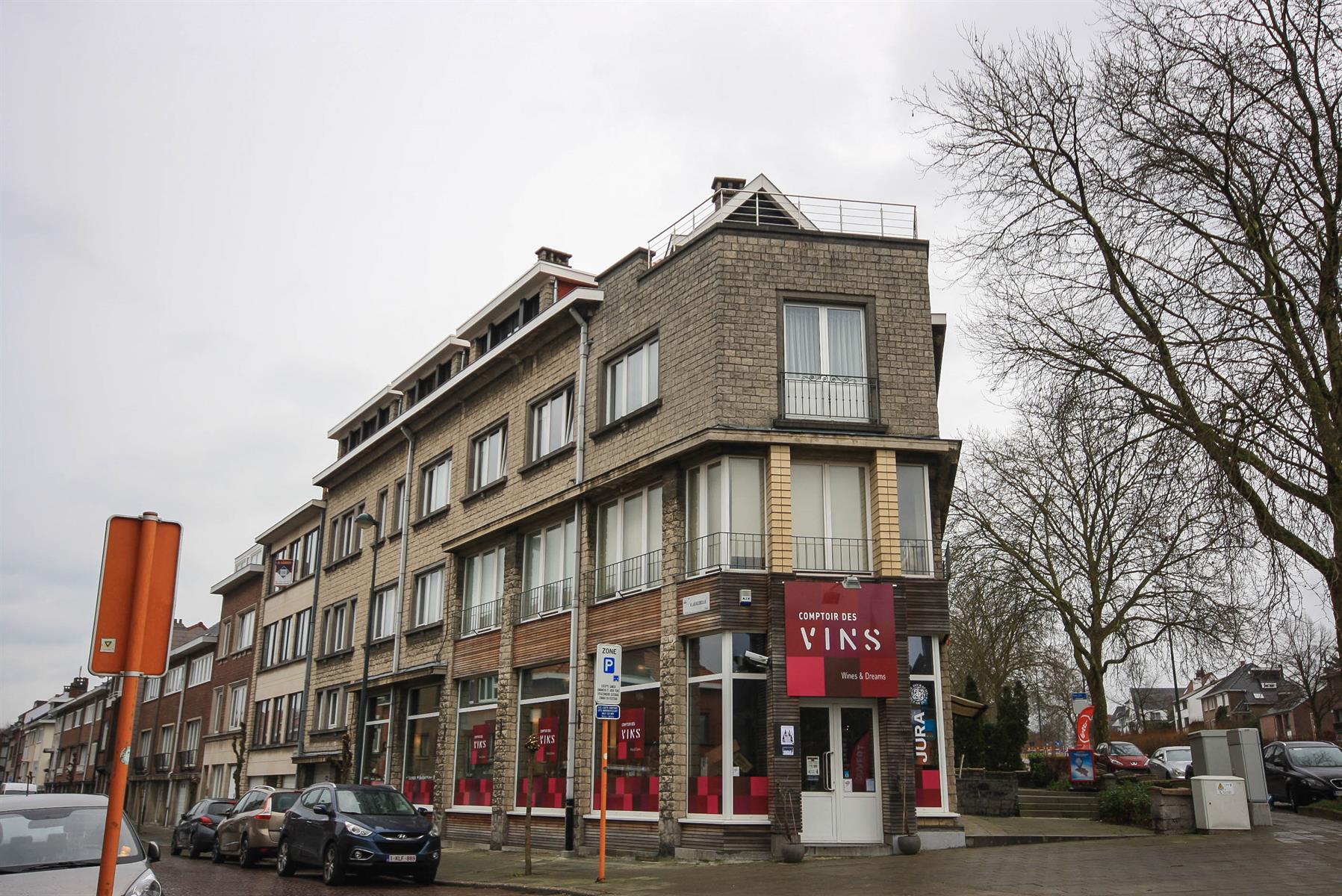 Loft te huur foto {{pictureIndex}}