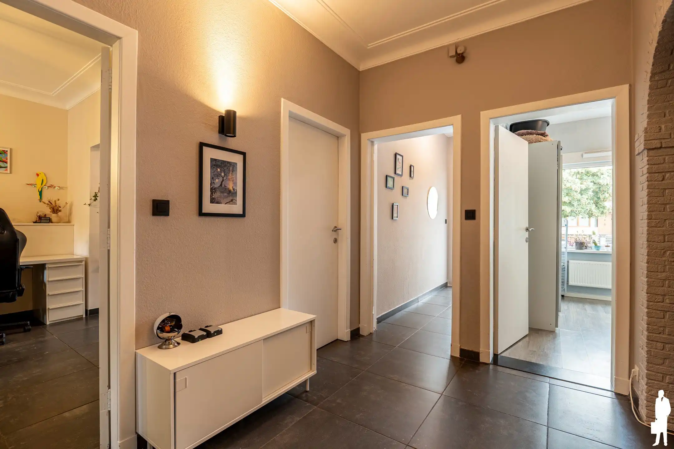 Gelijkvloers app. van ca. 110 m² met 2 slpks en staanplaats foto 12