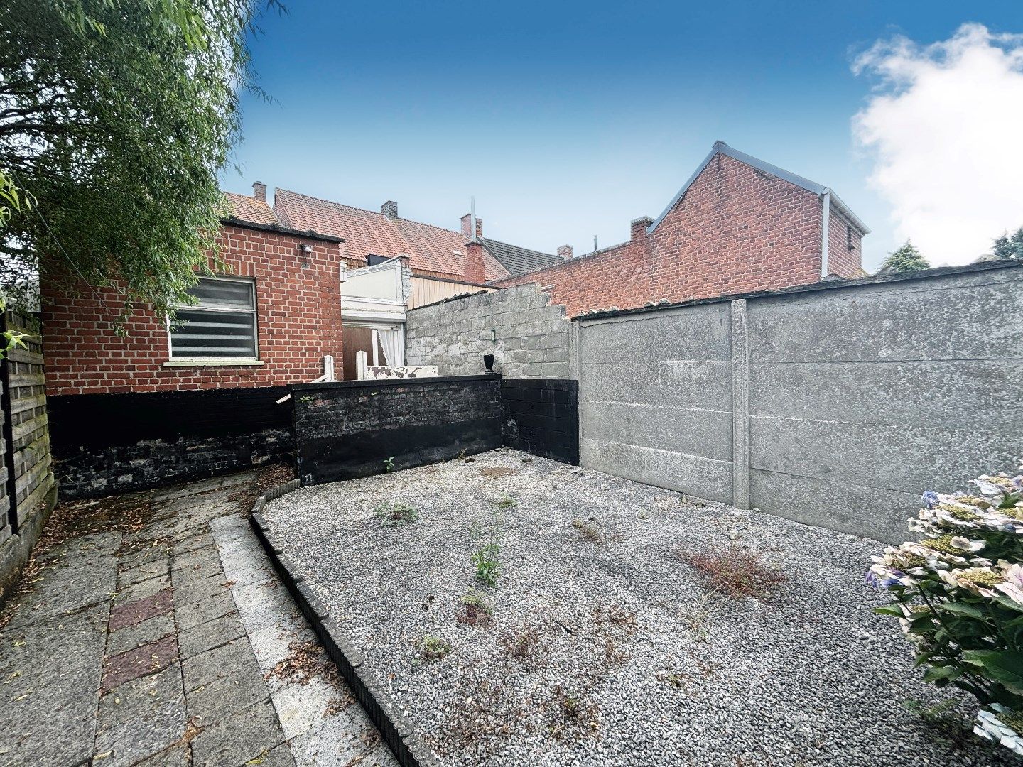 TE RENOVEREN STATIGE WONING MET 2SLPKS (3 MOGELIJK) EN GROTE TUIN (300M²) foto 18