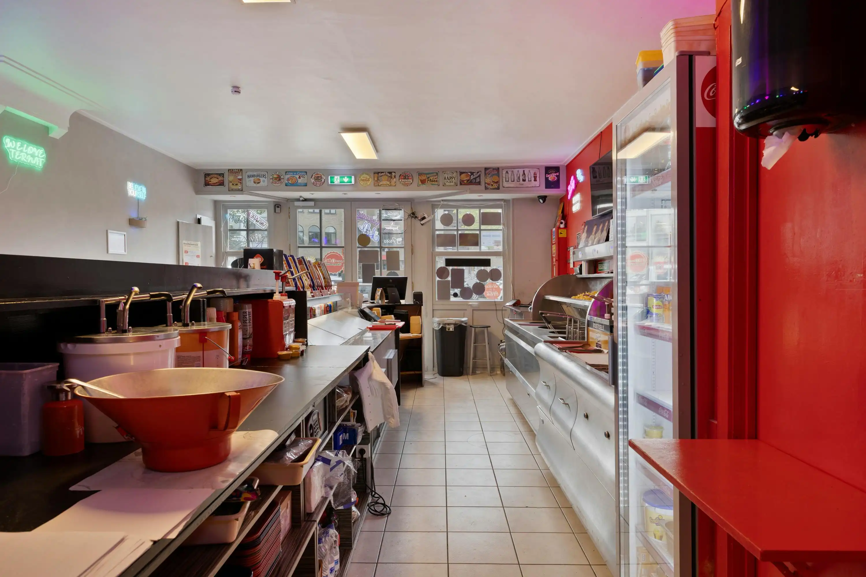 Handelsgelijkvloers met appartement op de markt in Ternat foto 32