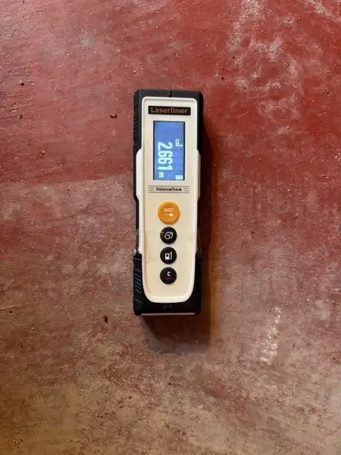 Gesloten garagebox met elektriciteit-verlichting op gelijkvloers complex foto 13