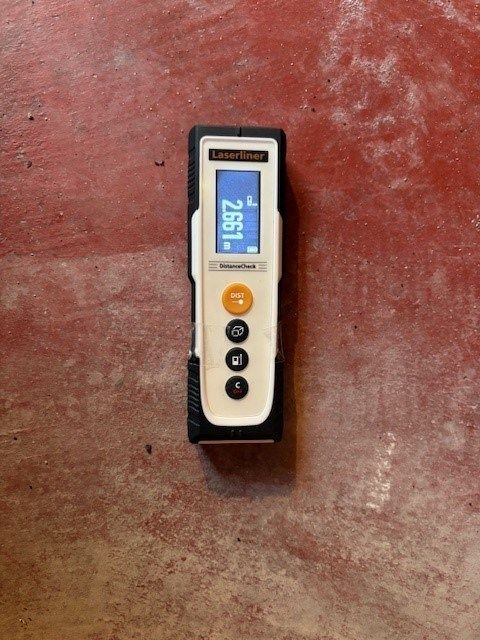 Gesloten garagebox met elektriciteit-verlichting op gelijkvloers complex foto 13