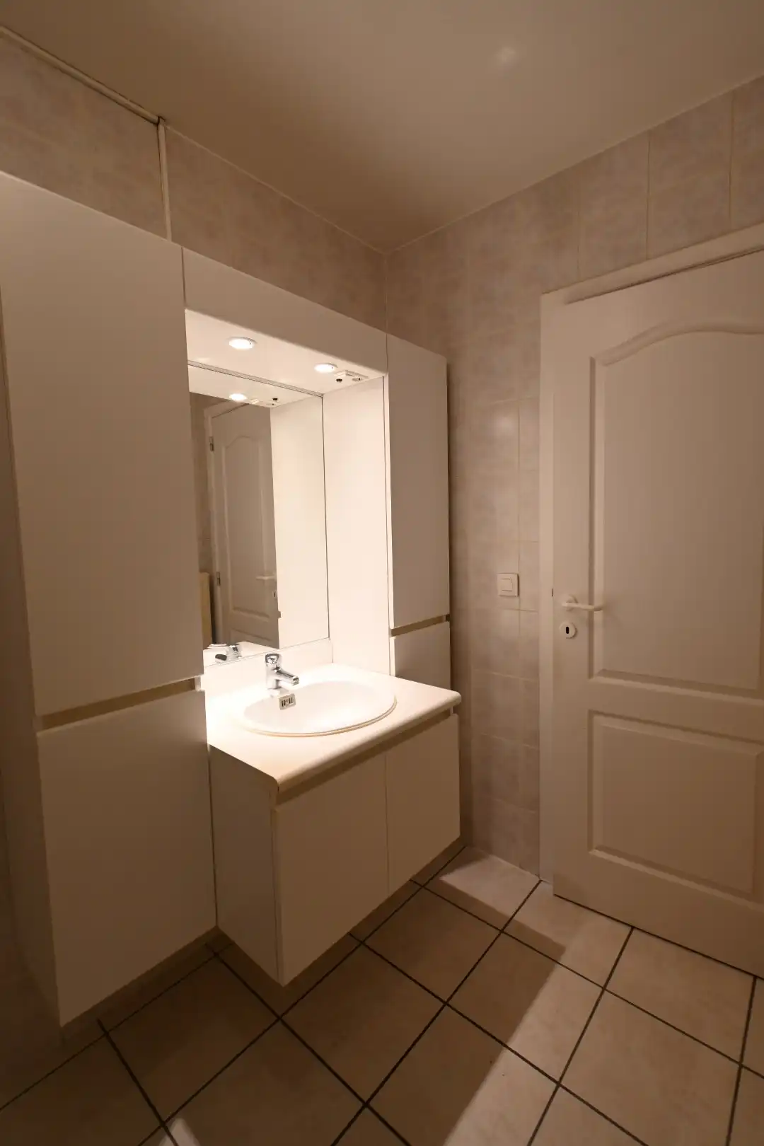 Gelijkvloers appartement met 2 slaapkamers en garage foto 11