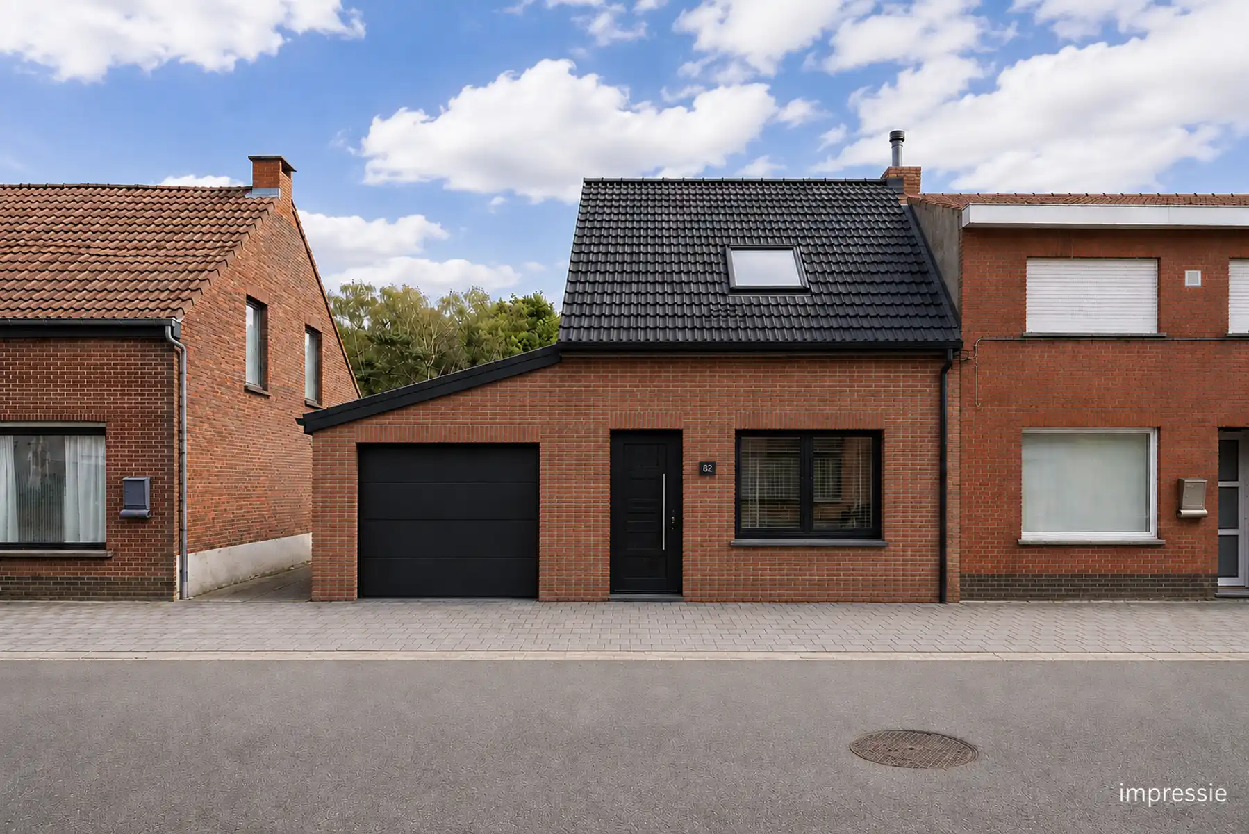 Volledig te renoveren woning met 2 slpks en garage op 540m2 foto 2