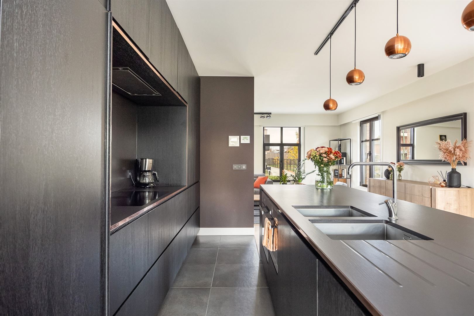 Ruime en sfeervolle OB te Heist-centrum! foto 6