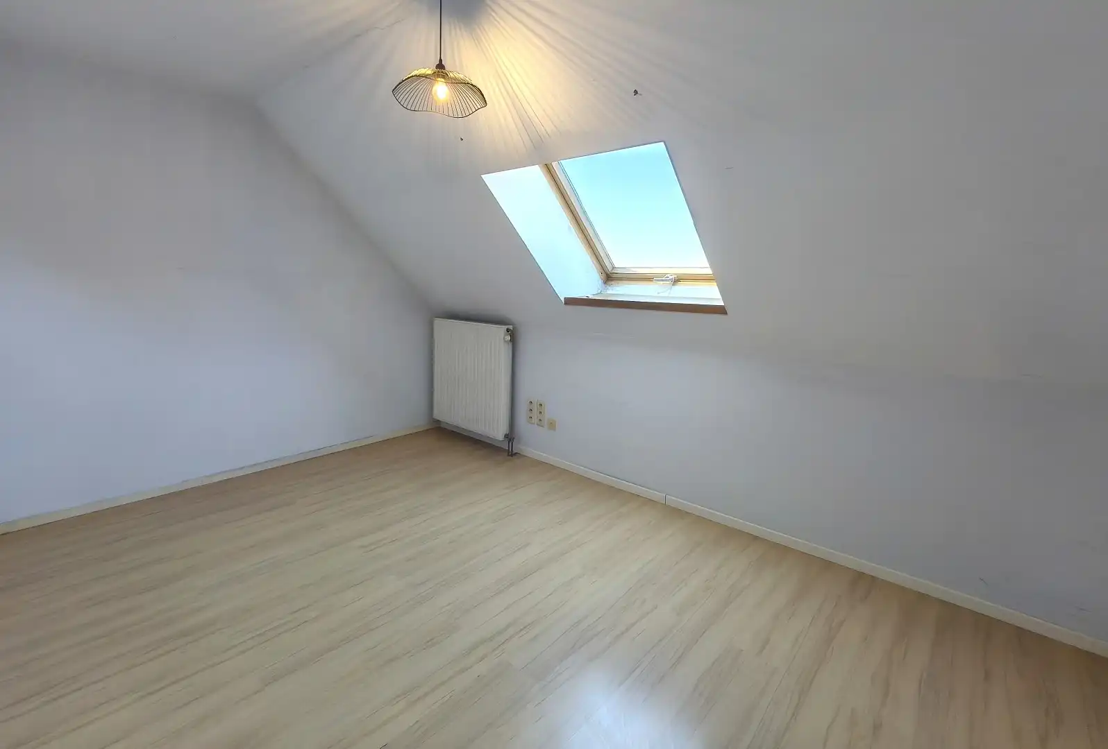 RUIM APPARTEMENT (124M²) MET GARAGE - PRACHTIG GELEGEN foto 12