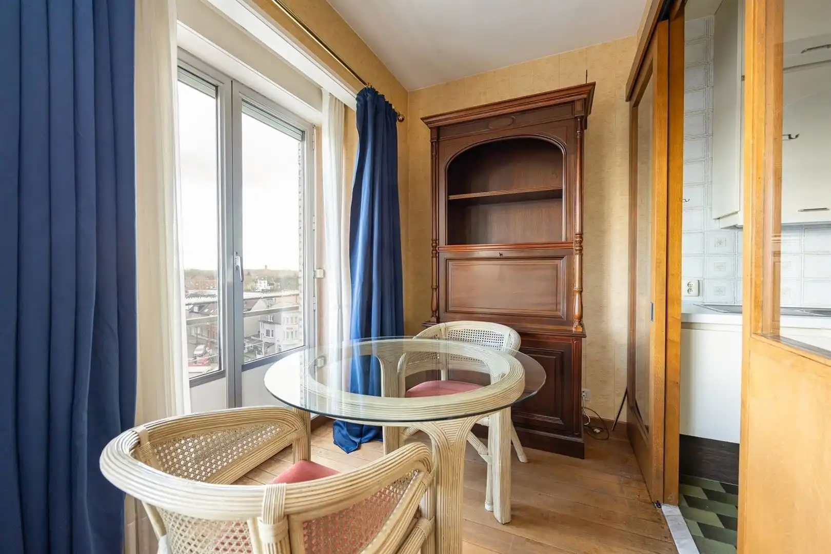 Centraal gelegen appartement met AIRCO, 2 slaapkamers en dressing. foto 6