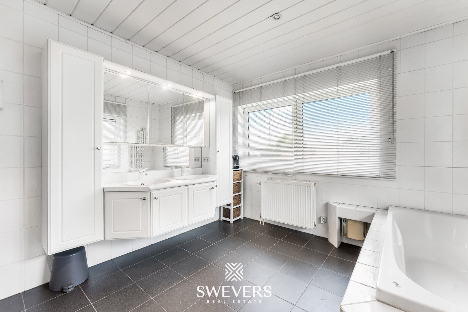 Architecturale villa met praktijkruimtes op 25a 88ca foto 21
