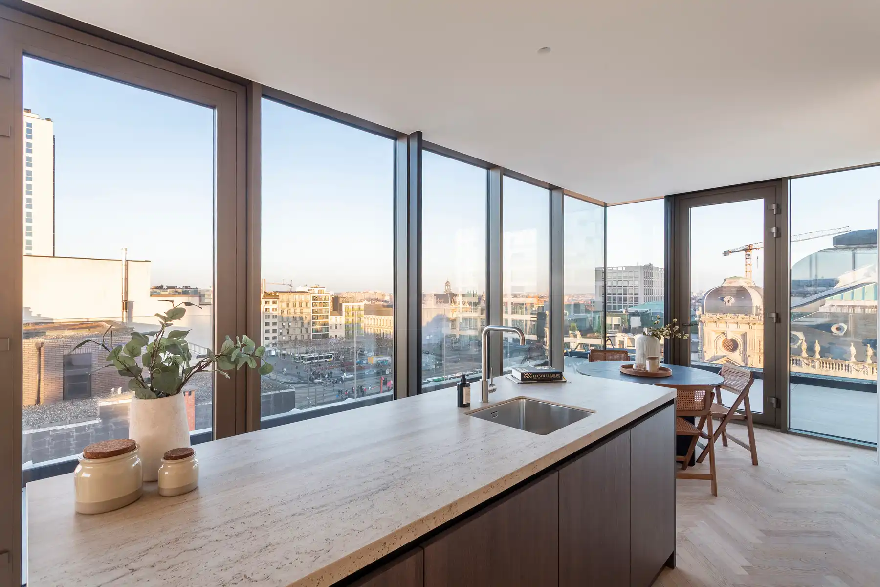 Luxe penthouse met terras en zicht op de Opera foto 17