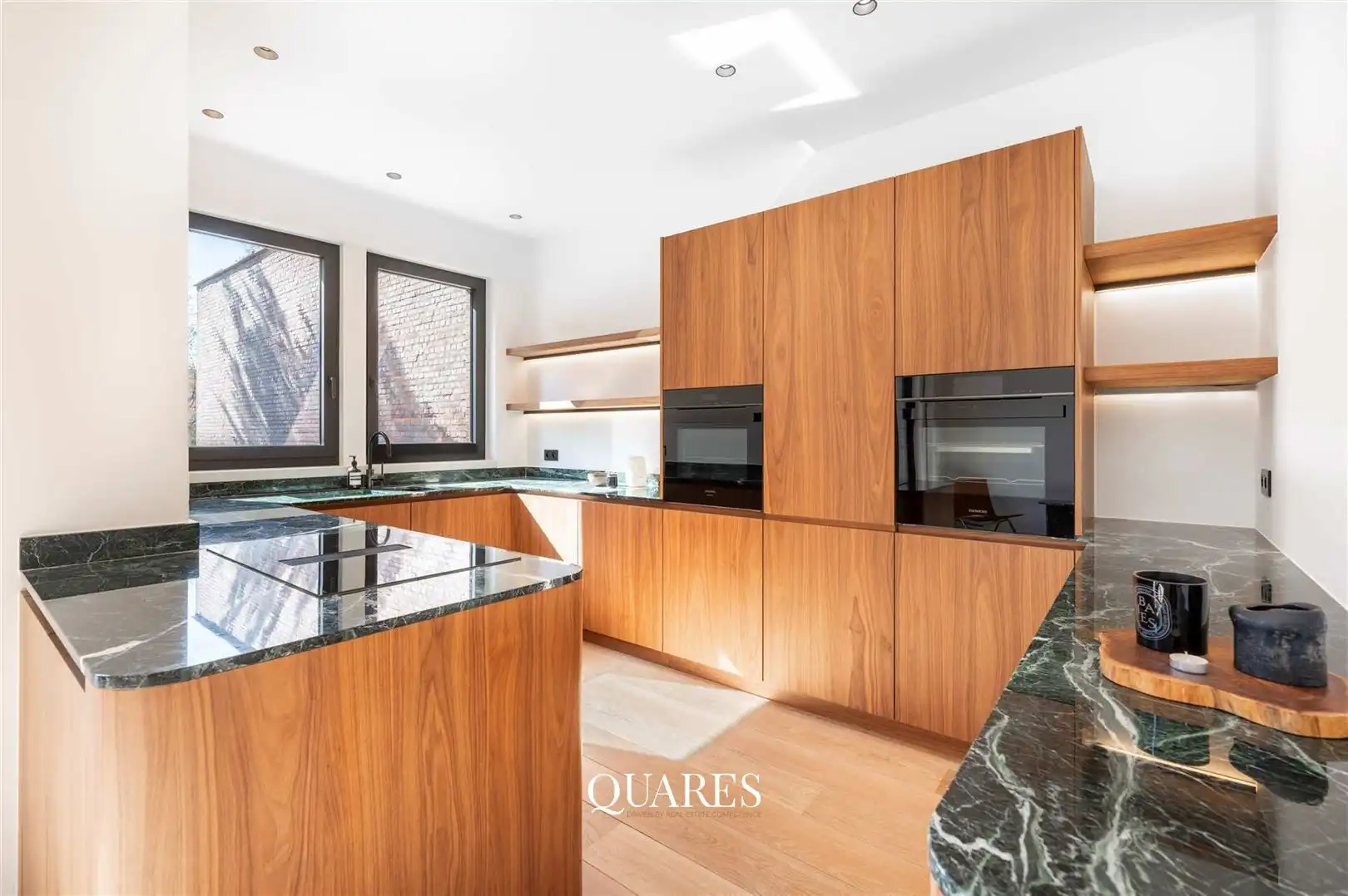 Prachtig gerenoveerde woning met 4 slaapkamers en zuidwest georiënteerde tuin in Pulhofwijk foto 10