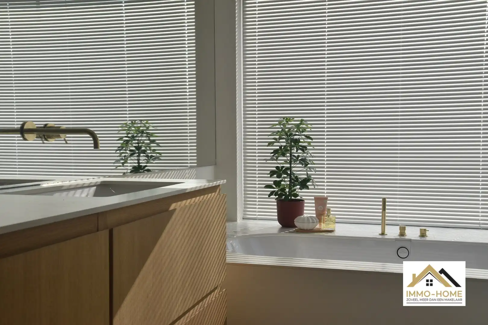 Stijlvolle moderne woning met smart home in Zwijnaarde foto 11