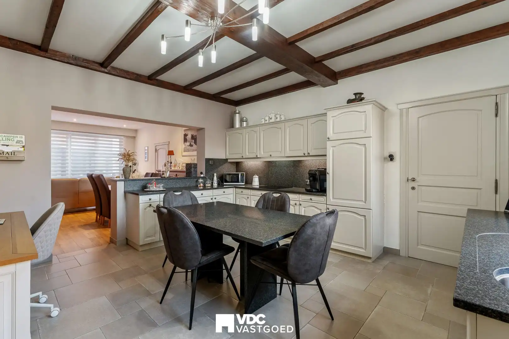 Instapklare, energiezuinige gezinswoning met tuin, veranda en polyvalente zolder (mogelijkheid tot studio) foto 15