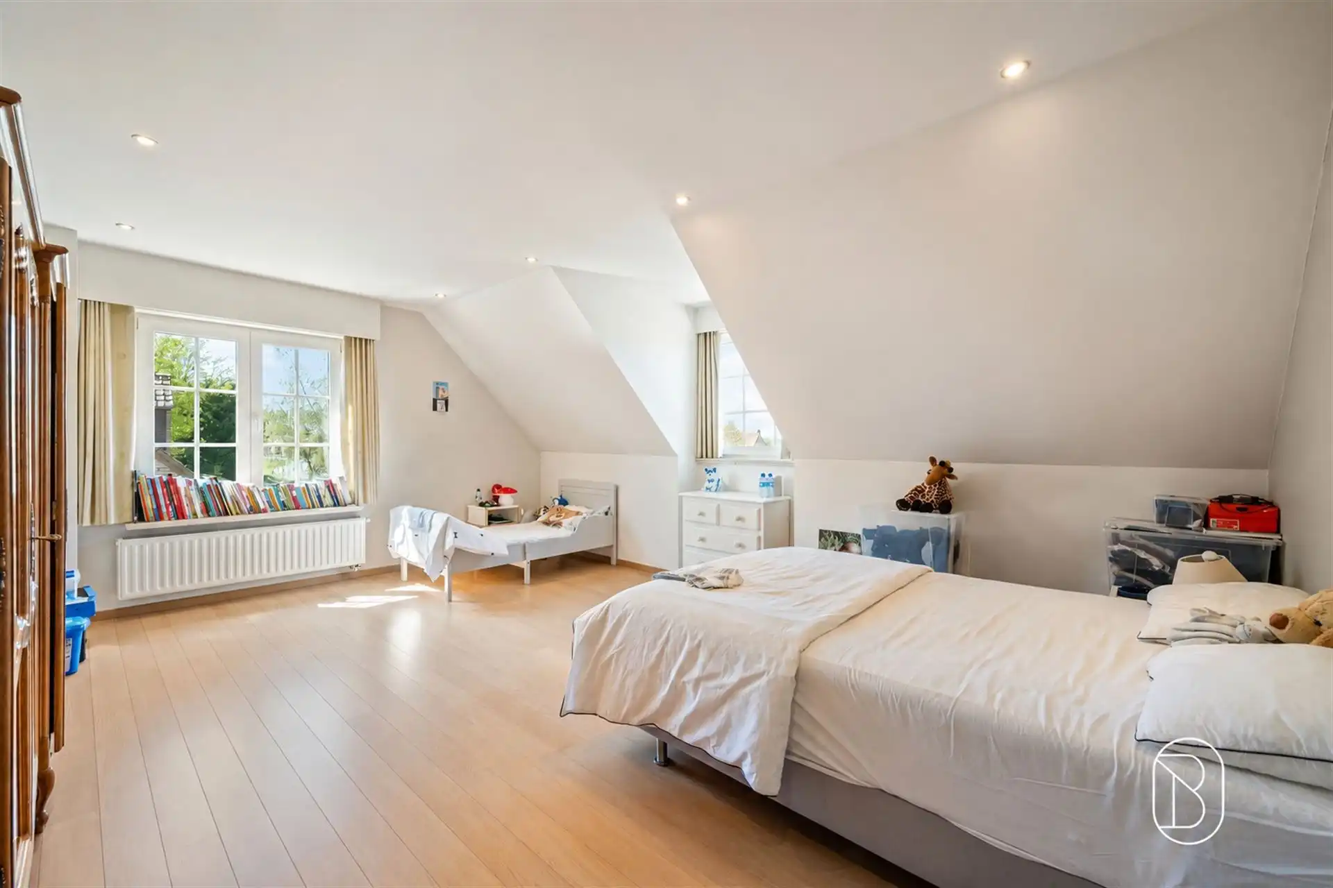 Perfect onderhouden grote villa op 3000m2. foto 23