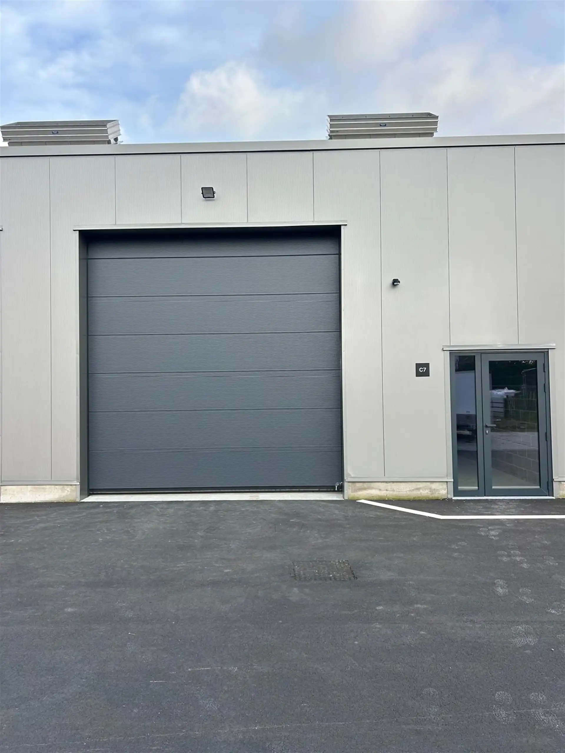 Gunstig gelegen magazijn van 124m² foto 2