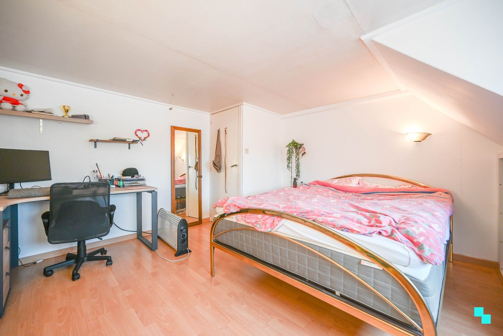 Eéngezinswoning met 4 slaapkamers in centrum Oostrozebeke foto 27