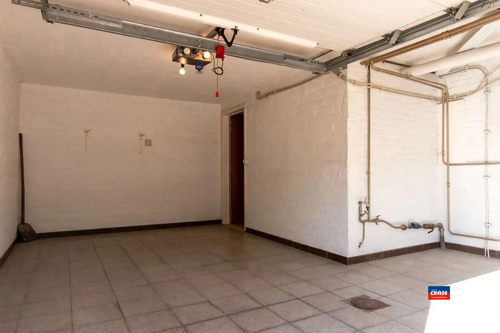 Woning met 2-3 slpks, tuin en garage foto 17