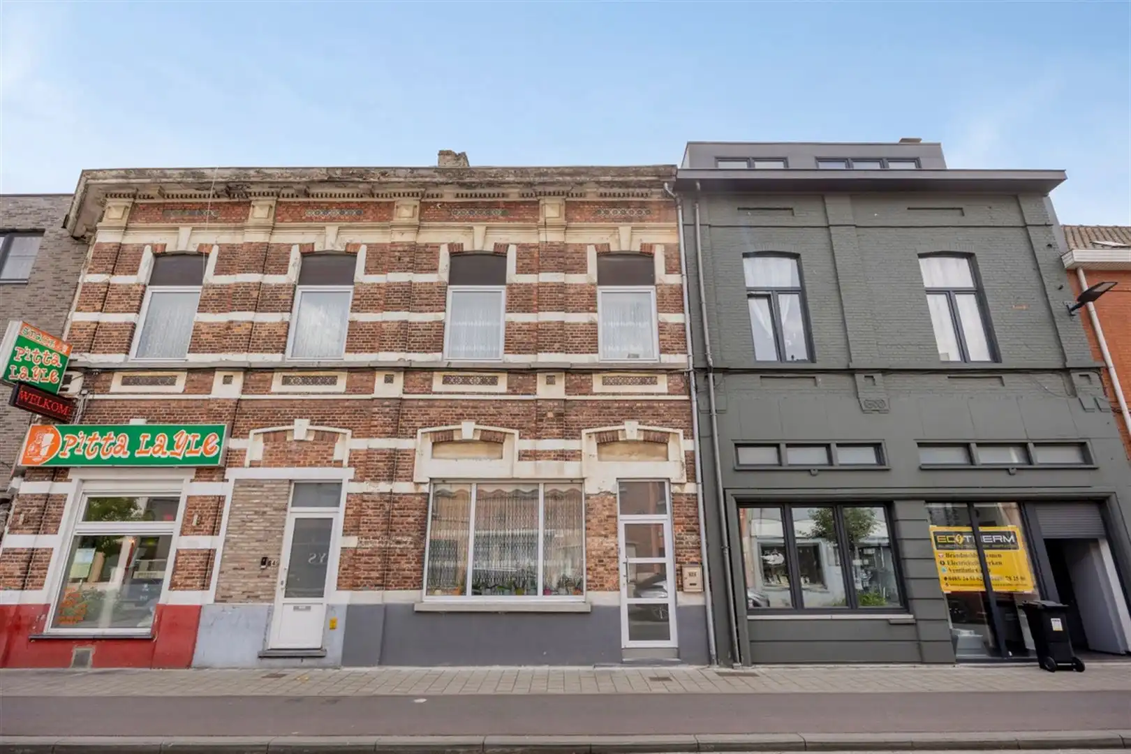 Instapklare eengezinswoning met 3 slaapkamers en deels overdekte koer, gelegen op fietsafstand van Gent centrum. foto {{pictureIndex}}