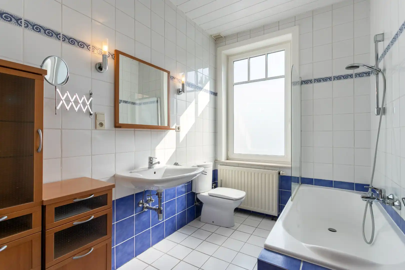 Instapklare woning met 3 slpk, oprit en tuin te Halle foto 17