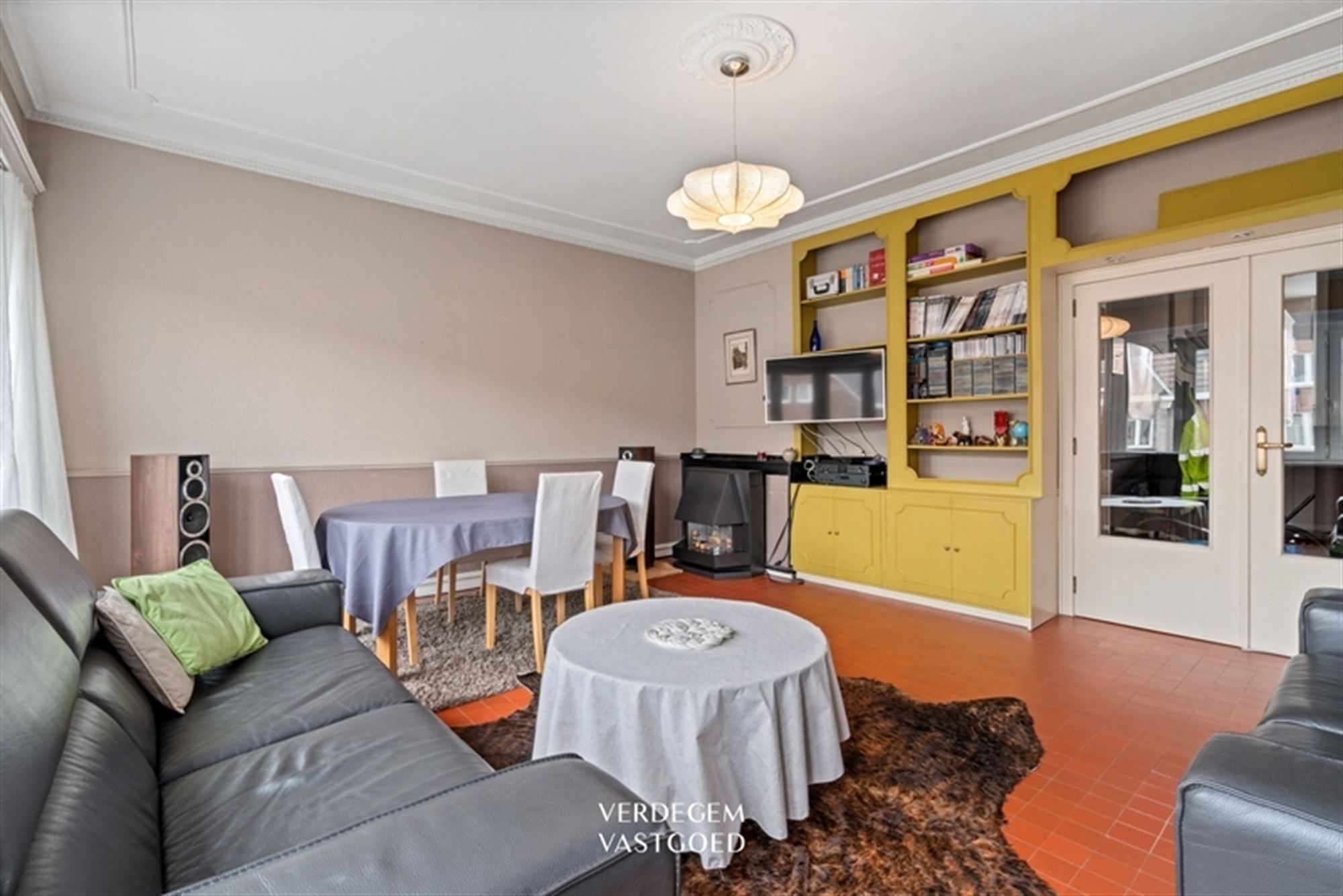 Goed gelegen appartement met 2 slaapkamers foto 4