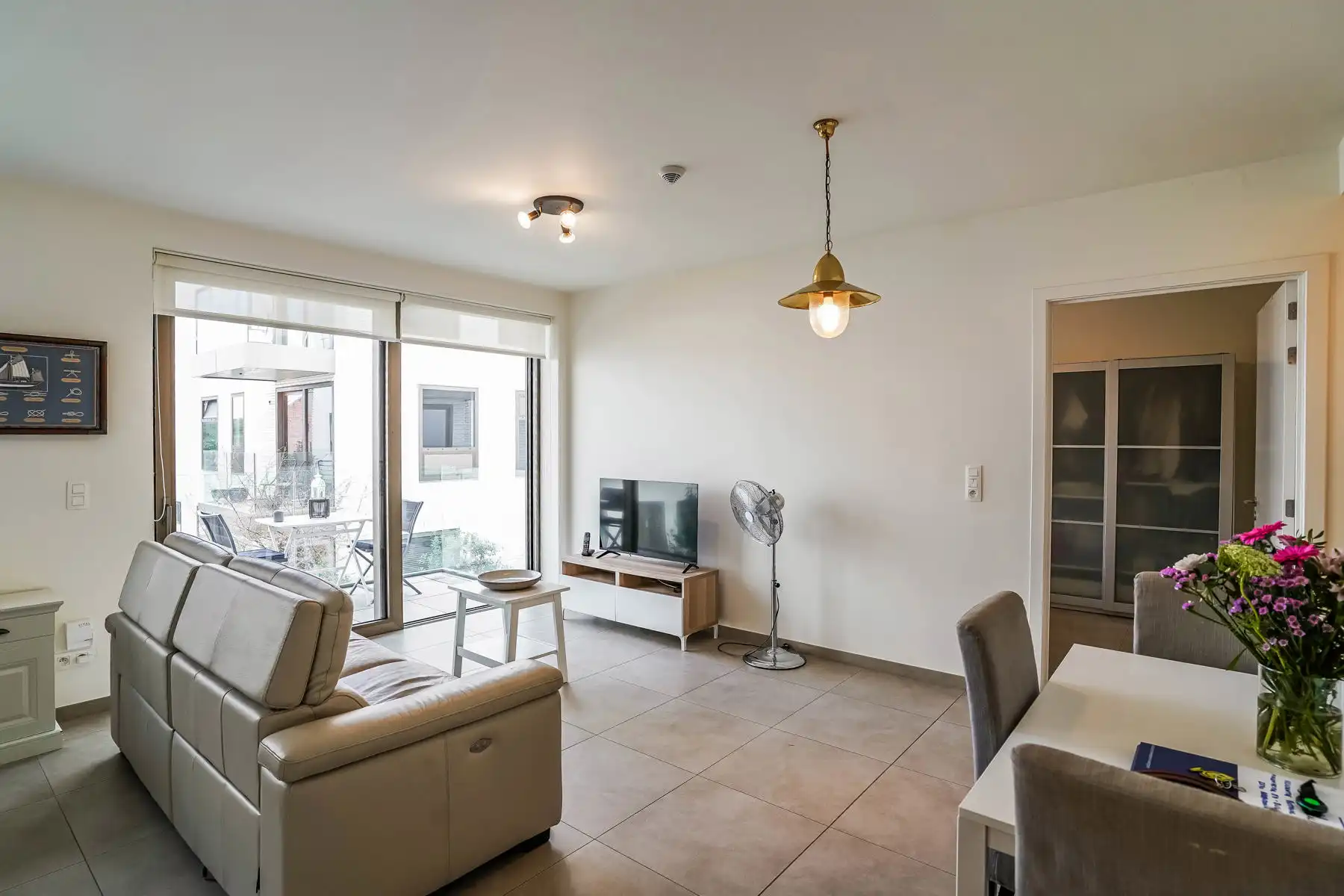 Stijlvolle assistentiewoning met terras in het centrum van Breendonk foto 7