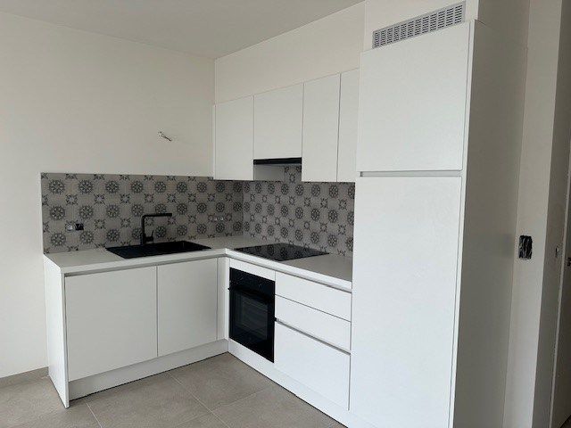 Volledig gerenoveerde, ongemeubelde studio op de 8e verdieping - Zeedijk Oostende foto 3
