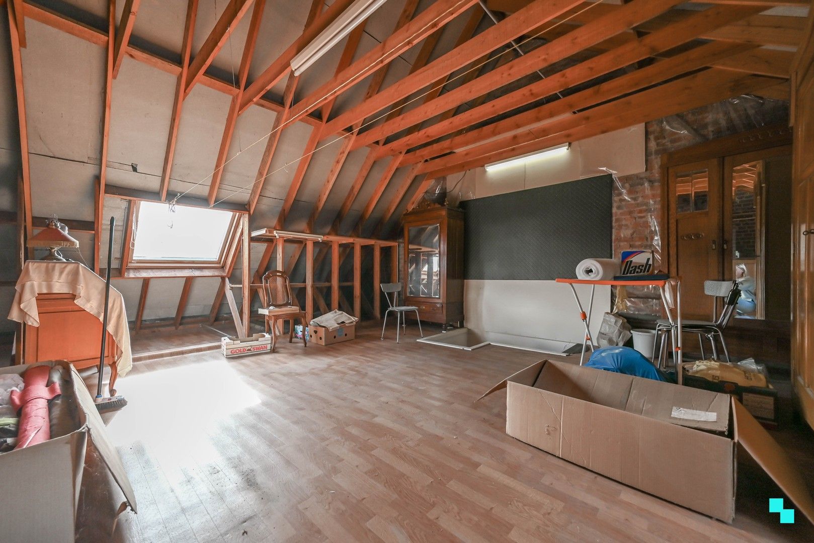 Halfopen bebouwing in hartje Ingelmunster foto 30