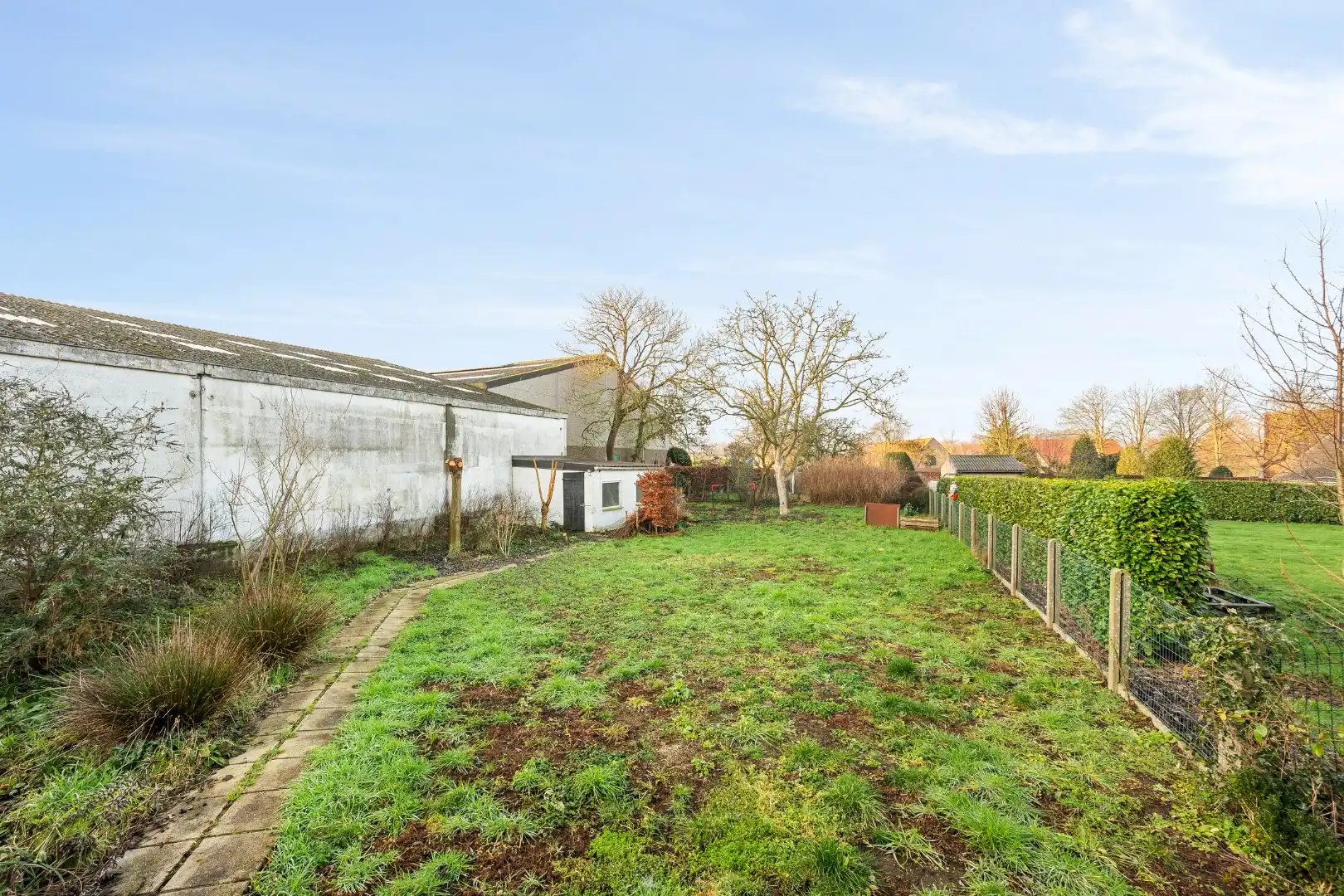 Gelijkvloerse woning met 3 slaapkamers, ruime garage en tuin. foto 20