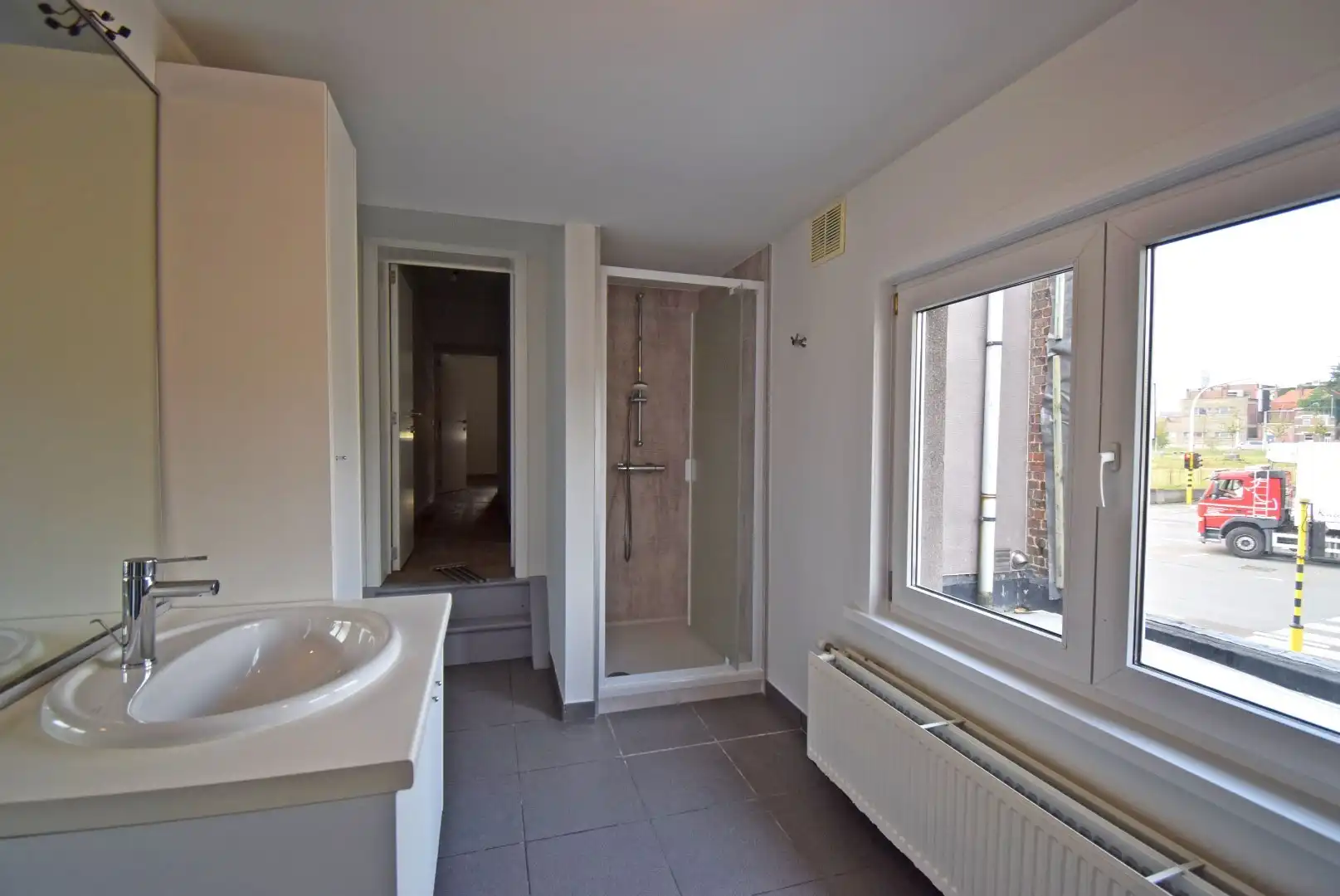 VOLLEDIG GERENOVEREERDE WONING foto 8