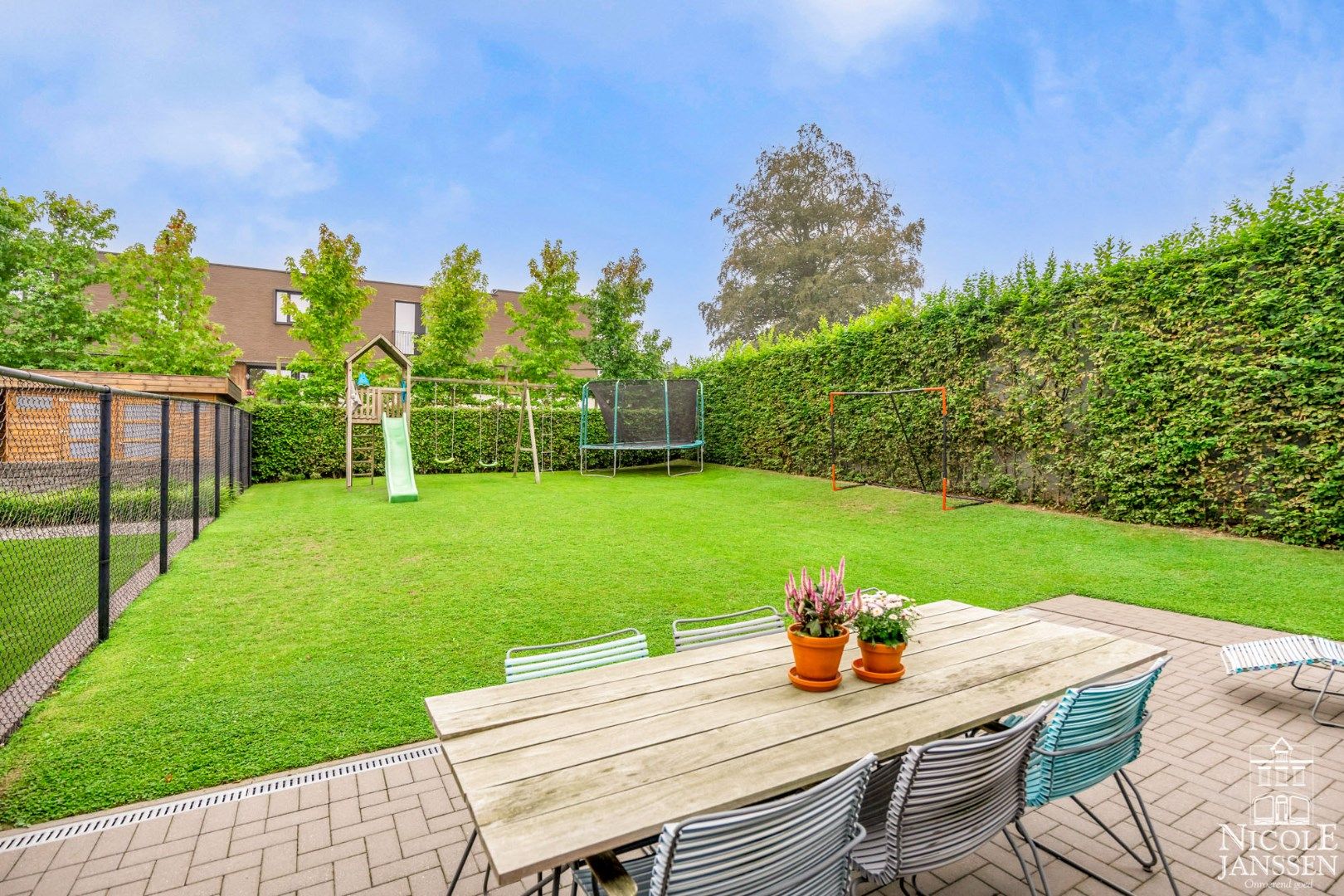 Moderne halfopen nieuwbouwwoning met drie slaapkamers  foto 23