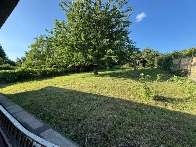 Eengezinswoning met 3 slaapkamers, garage, terras en ruime tuin foto 13