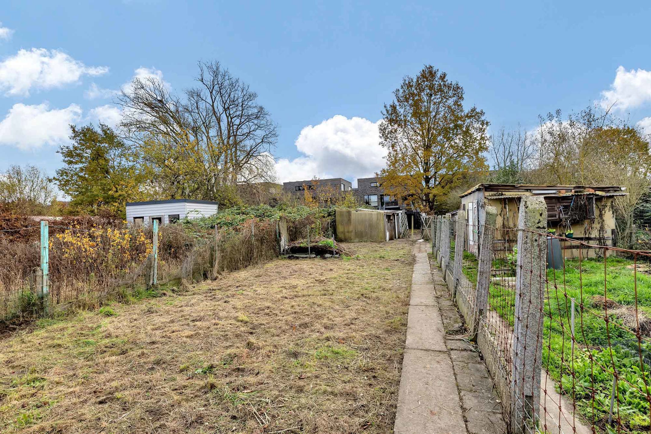 Ruime te renoveren woning op toplocatie foto 29