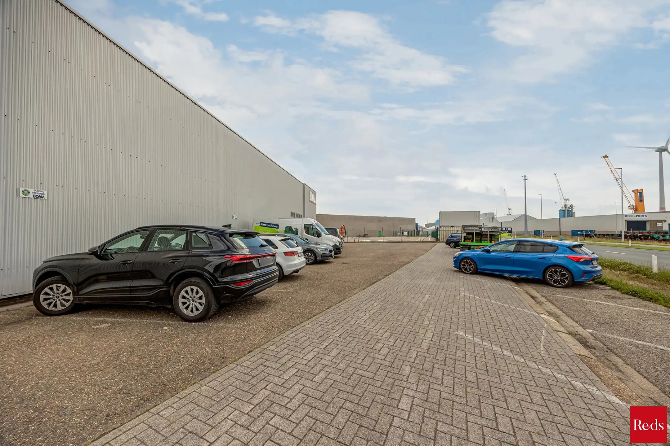 logistiek bedrijfsgebouw te huur op toplocatie foto 3