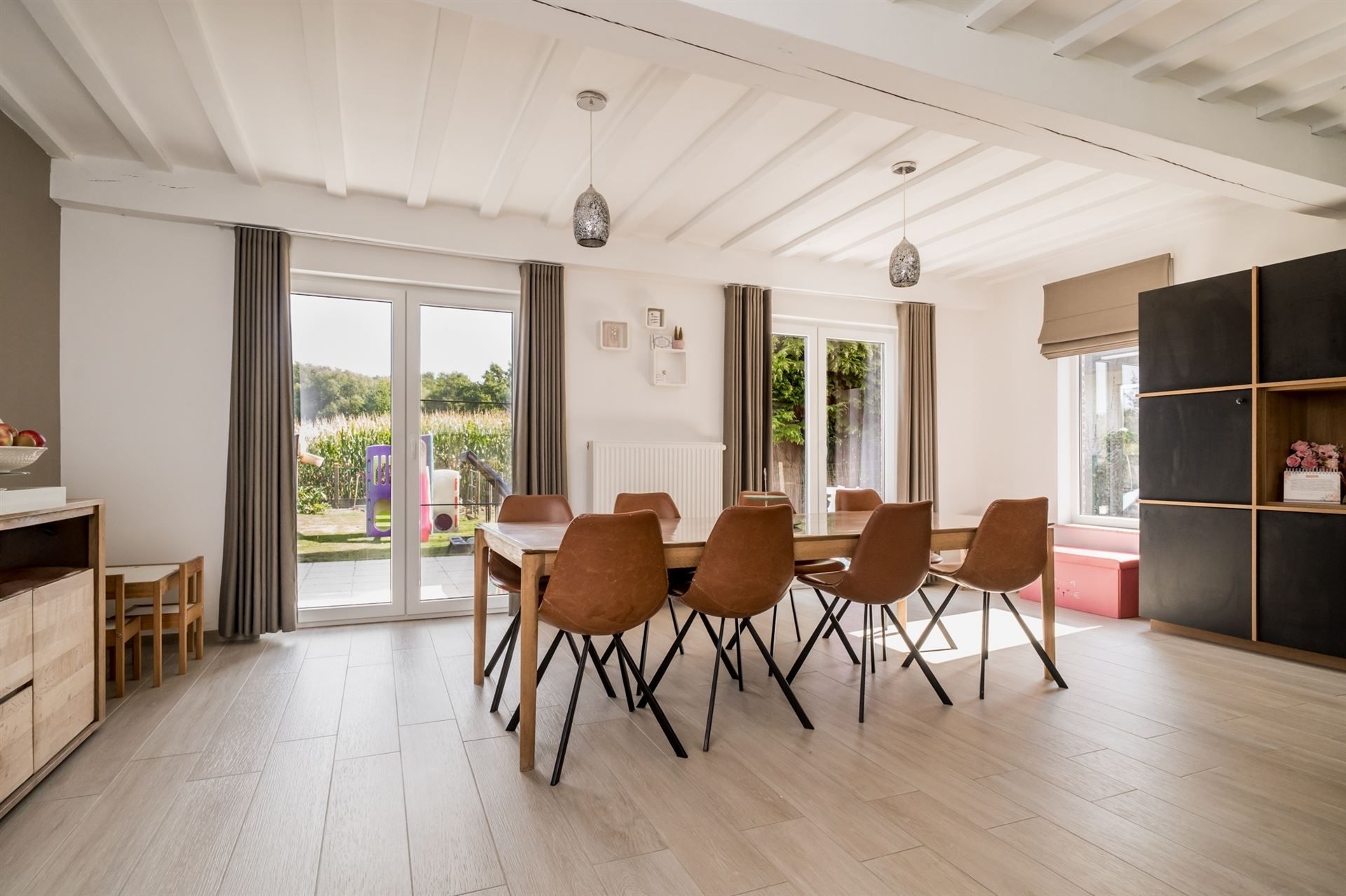 Ruime lichtrijke villa met 313 m² woonoppervlakte en prachtig groen uitzicht foto 7