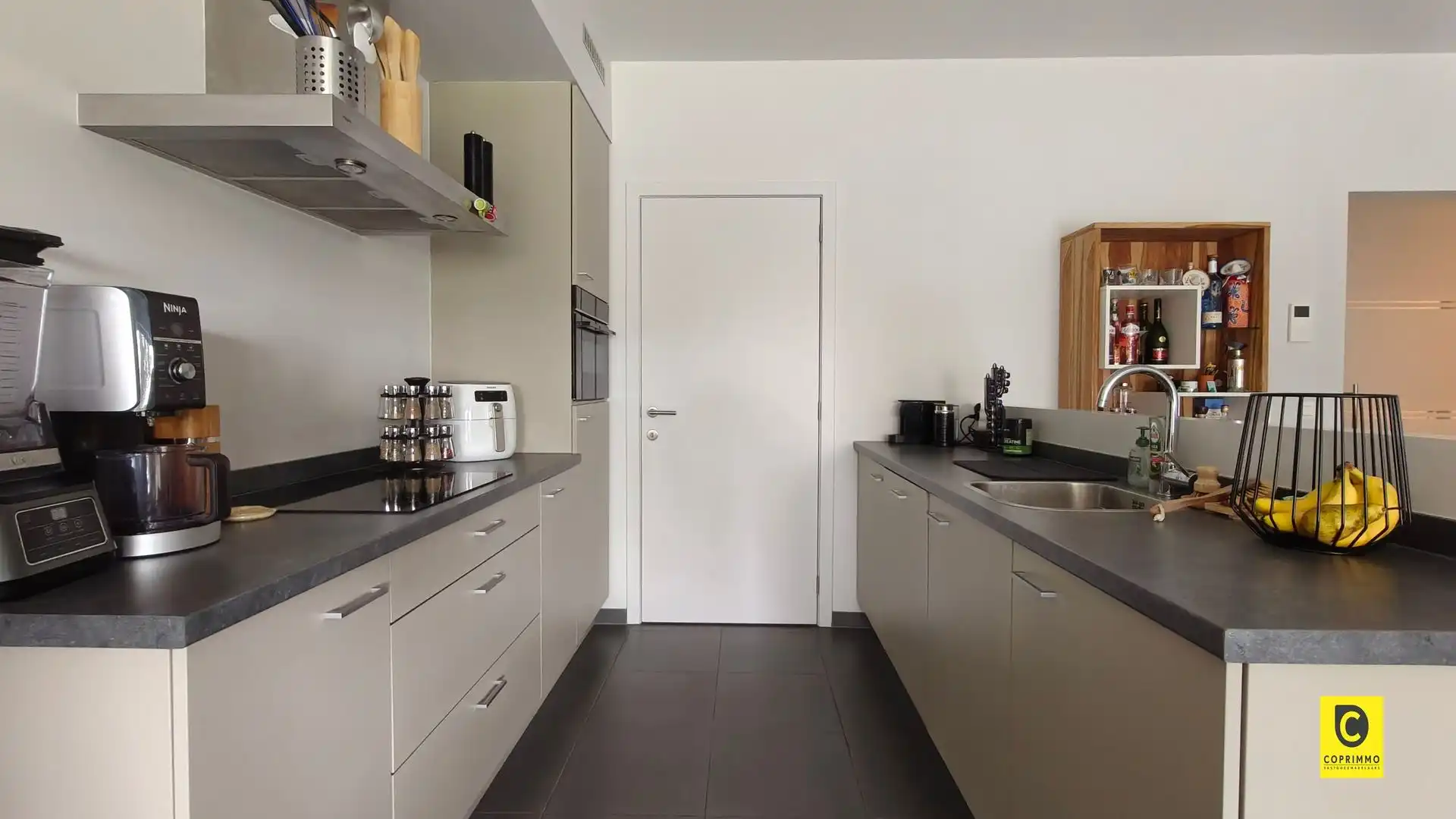 Ruim 2 slaapkamer appartement + P foto 5