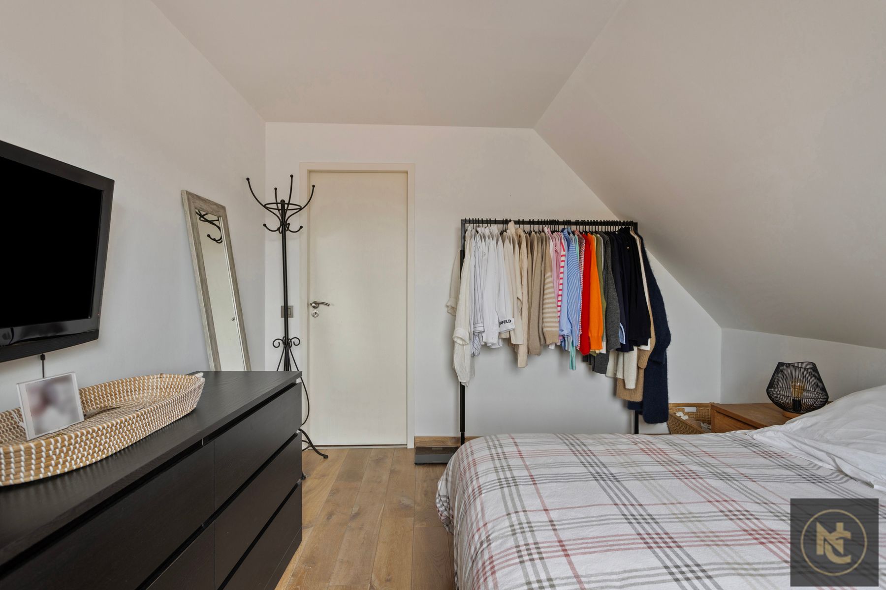 Stijlvol dakappartement met 1 slaapkamer en autostaanplaats foto 11