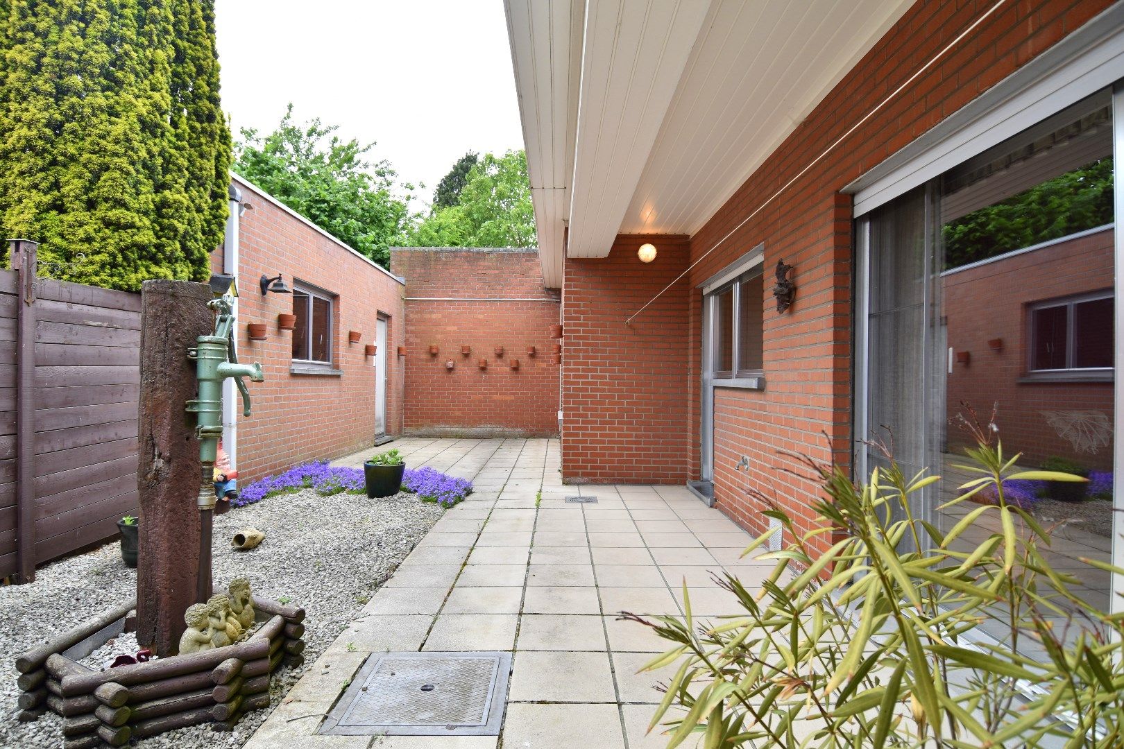 Gelijkvloerse woning in hartje Gullegem, met 2 slaapkamers en tal van troeven foto 11