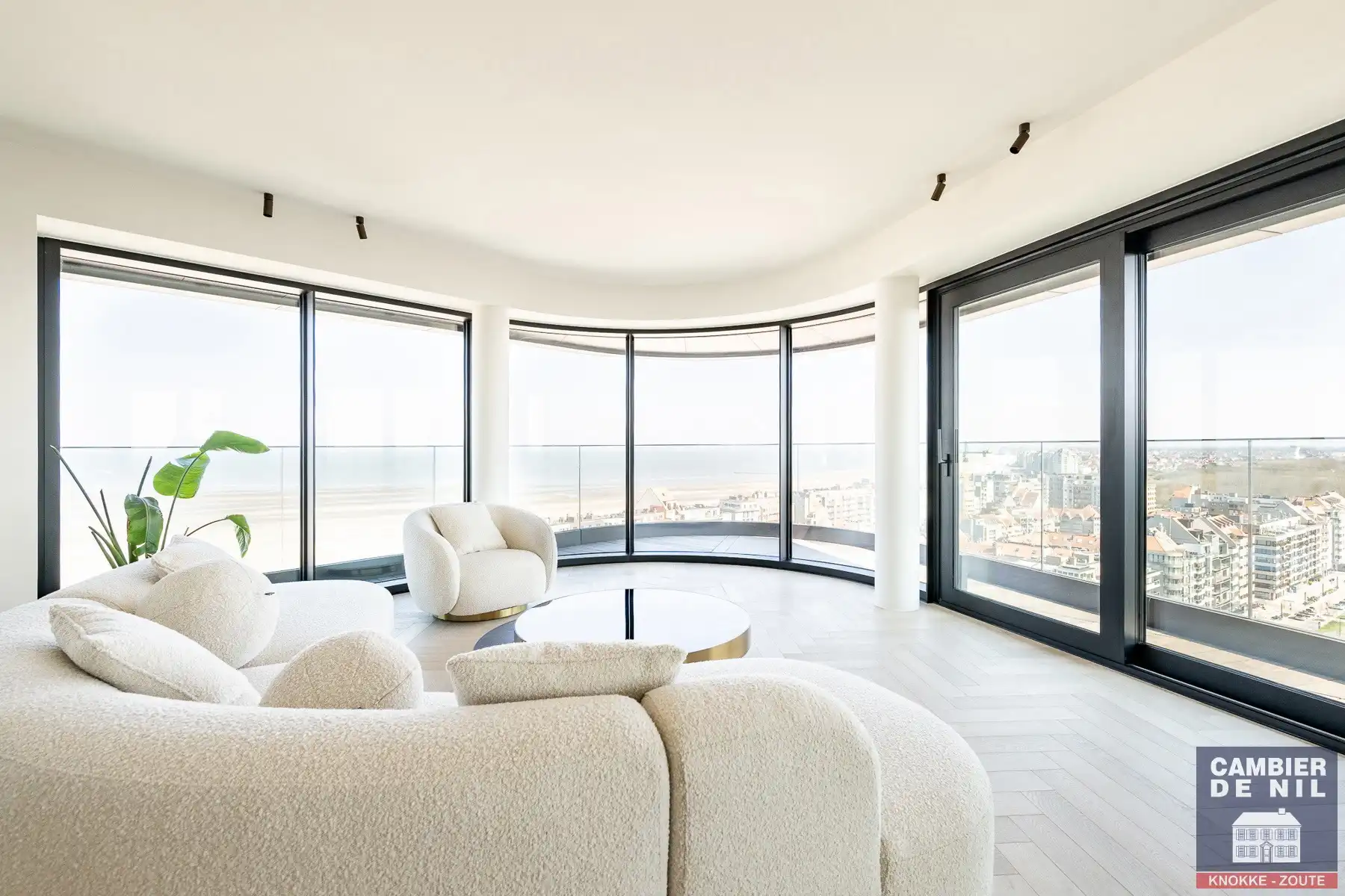 Luxueus nieuwbouw appartement met panoramisch uitzicht over Knokke-Heist, hinterland en zee foto 3