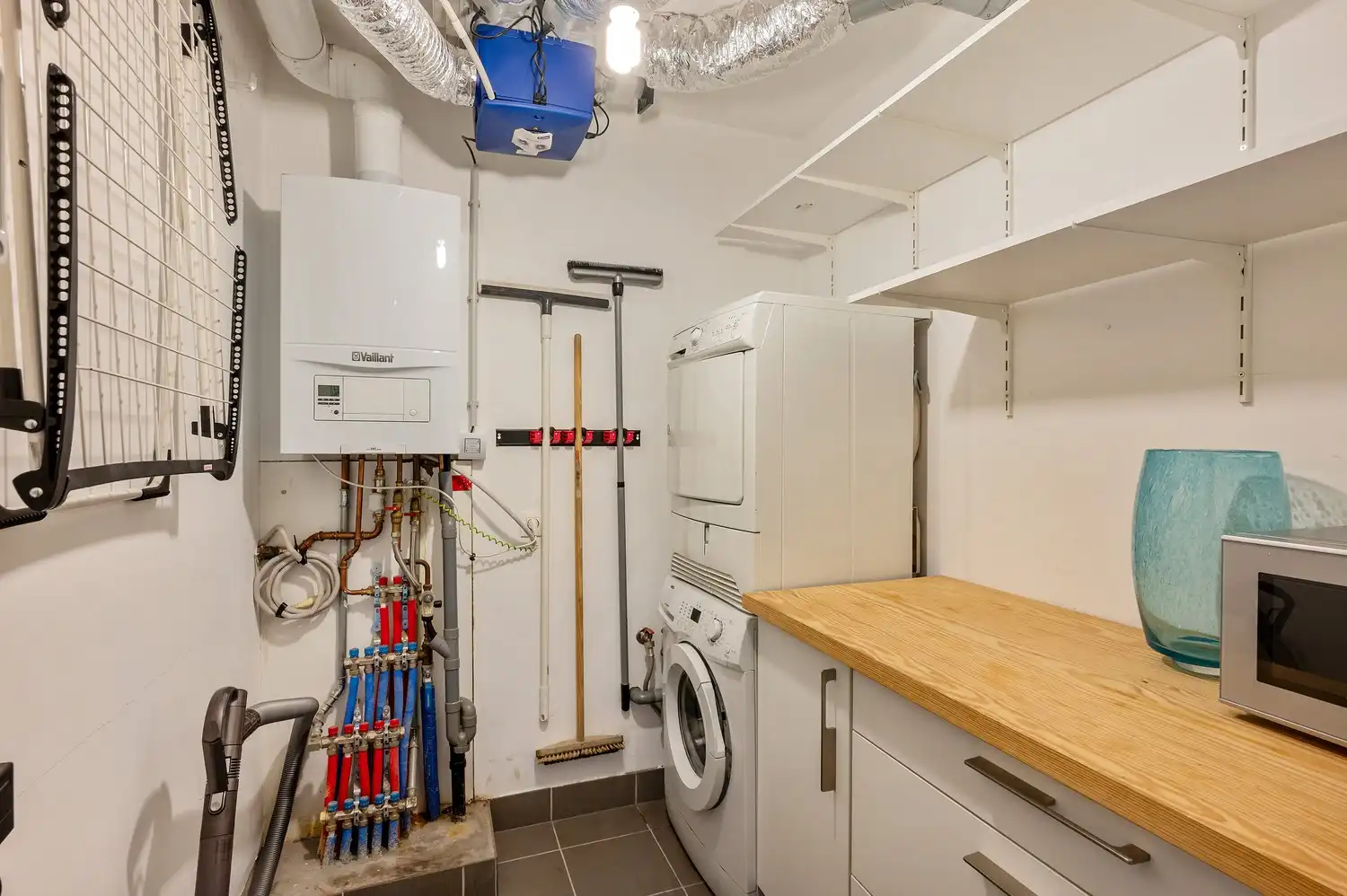 Instapklaar gelijkvloers appartement in het centrum van Beerzel. foto 21