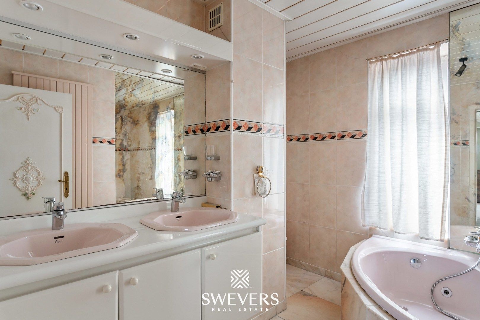 Penthouse met twee riante terrassen in het hart van Sint-Truiden foto 17