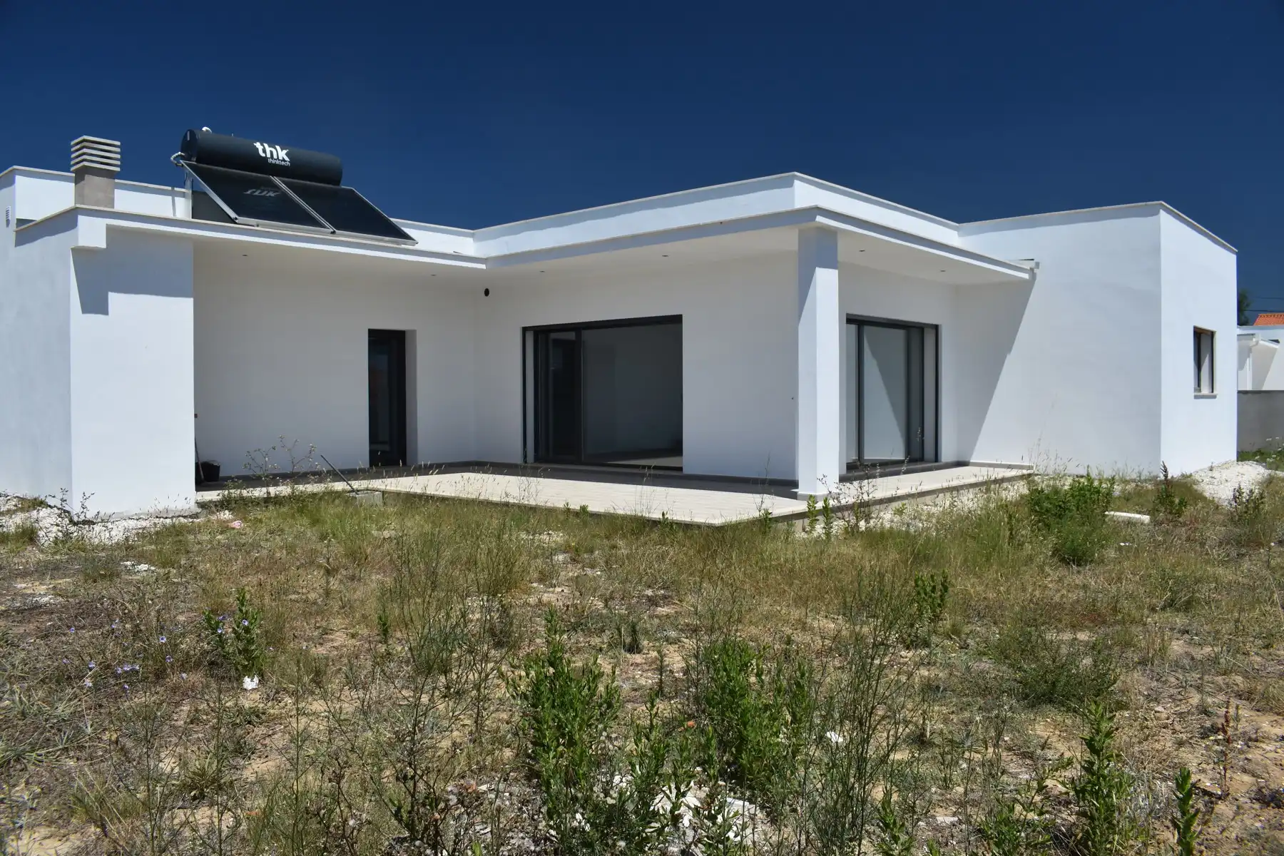 Vrijstaande gelijkvloerse nieuwbouw villa. foto 3