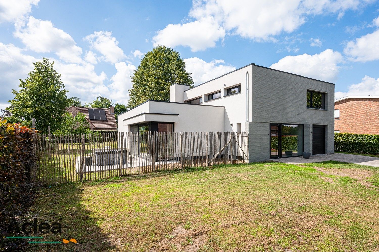 Stijlvolle, ruime woonst op een mooi perceel foto 38