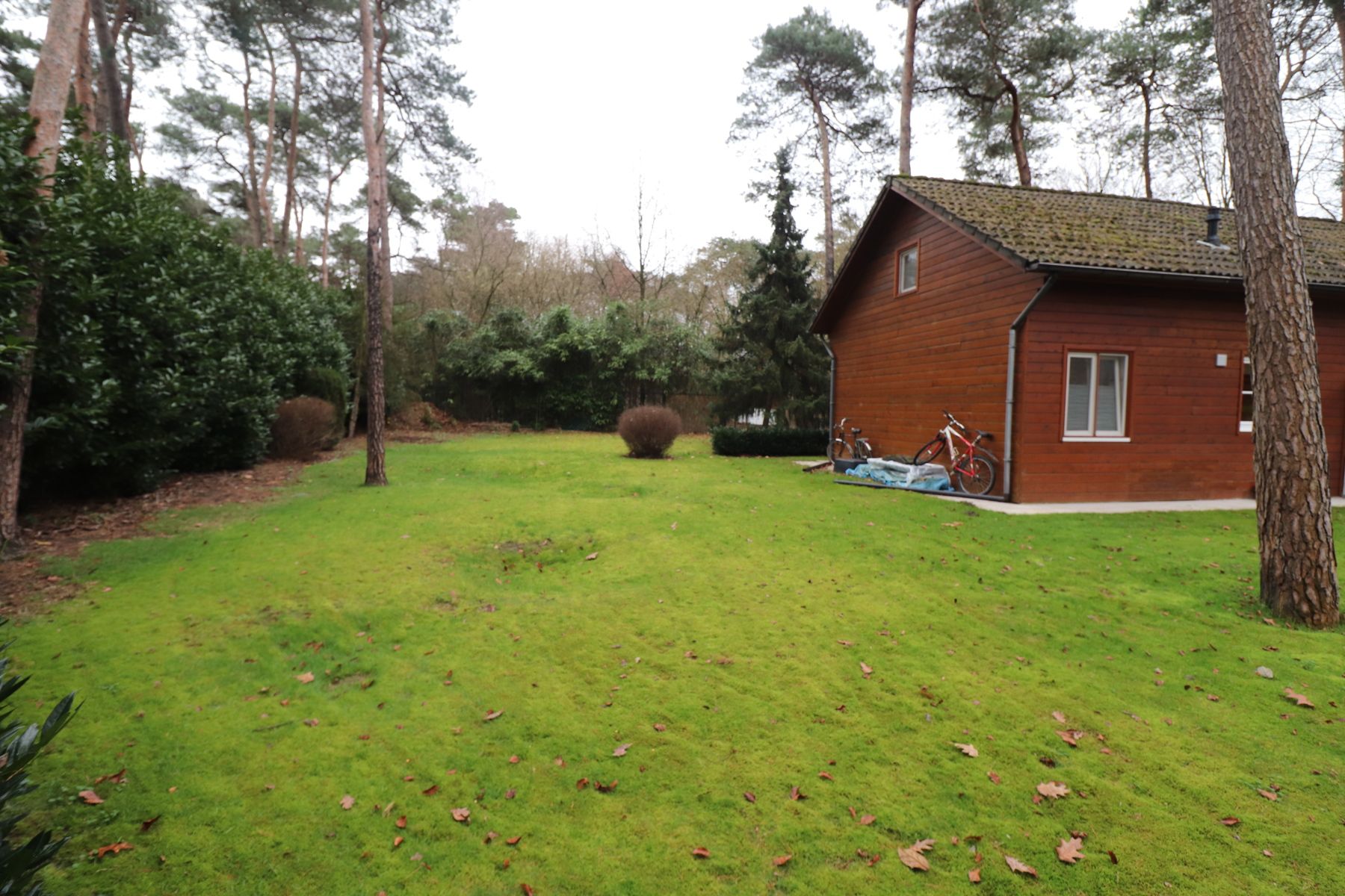 Een weekendverblijf met verdieping en met terras en tuin foto 15