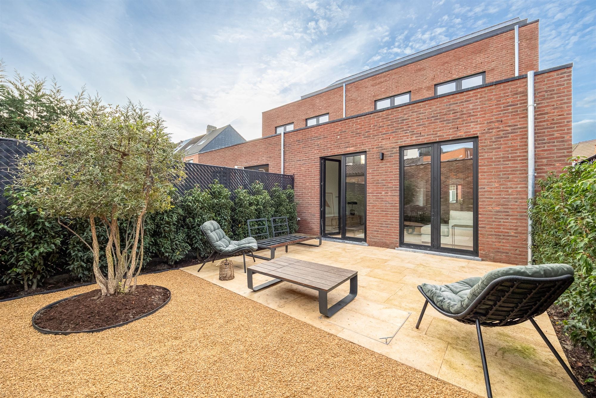 Nieuwbouwwoning met vier slaapkamers en tuin foto 28
