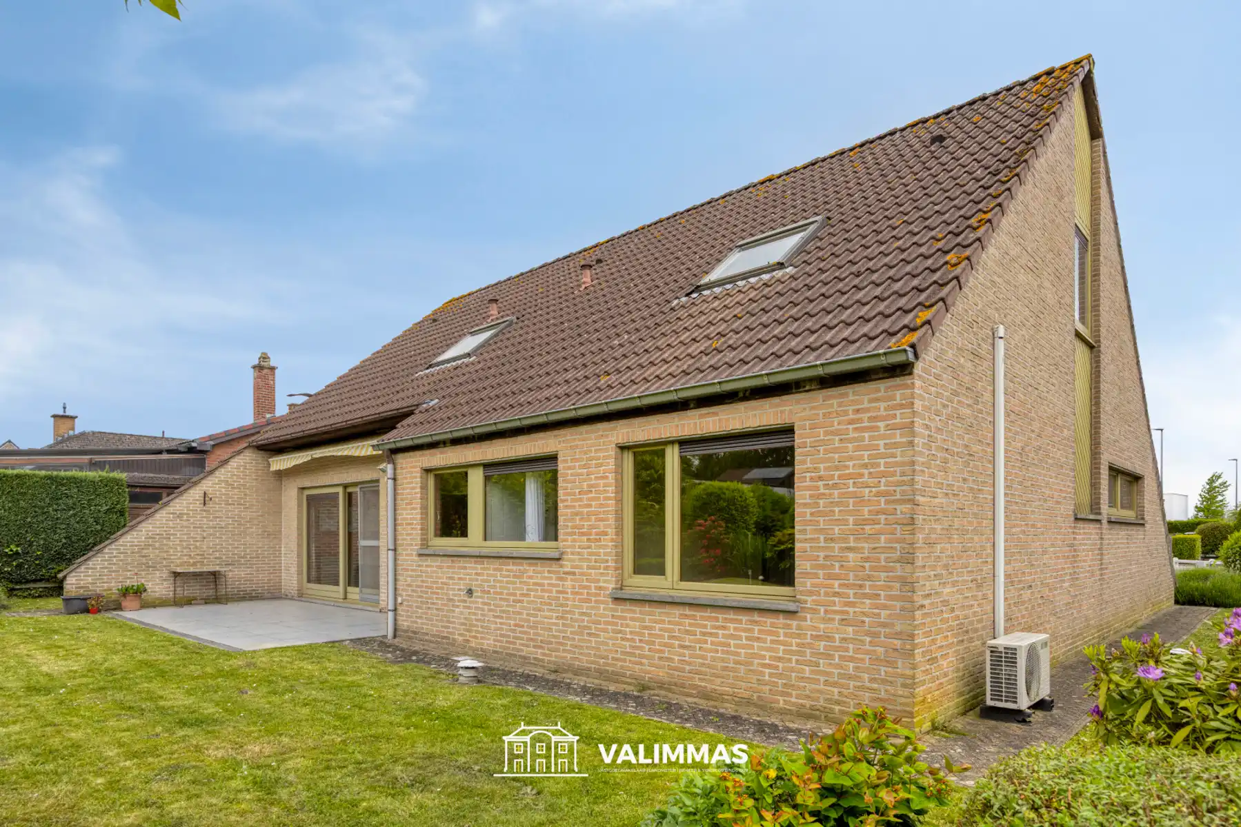 Rustig & residentieel gelegen villa met garage en mooie tuin foto 12