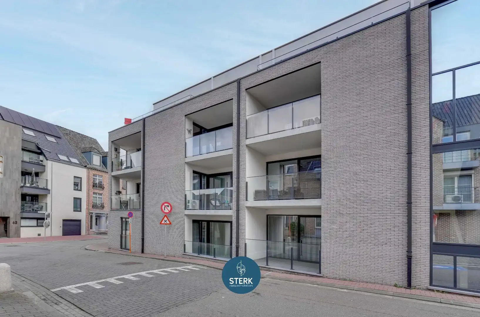 RECENT APPARTEMENT INCLUSIEF PARKING + 2 BERGINGEN IN CENTRUM LANAKEN !  foto 30
